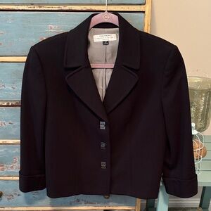 Tahari Women's Black Blazer. Sz 10 petite